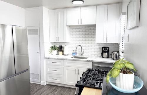 Pacific Beach Condo | ☀️BEST LOCATION IN PB☀️Walk 3 blocks to the Beach!