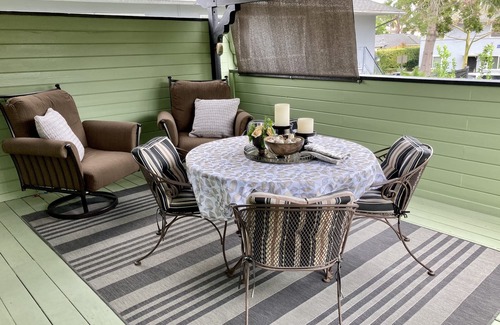 West Beach House | Best Location in town! Walk everywhere. Only 2 Blocks to Ocean, Pier & Wineries!