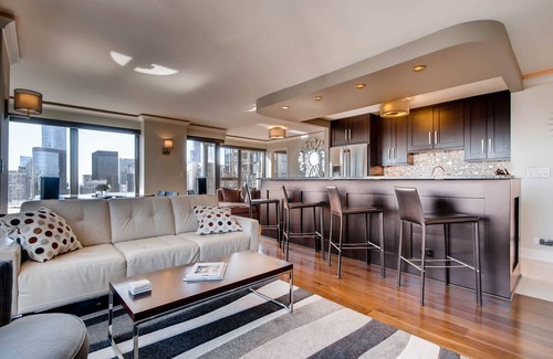 Near North Side Condo | Best Location! Luxury 51st FL Amazing Views of Lake & City, Hotel-like Amenities