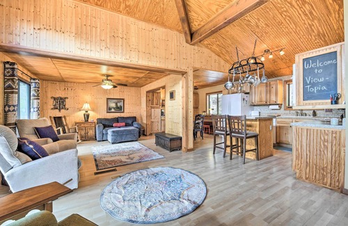 Valley Creek Run Cottage | Best Location - Maggie Valley Cabin w/Hot Tub!