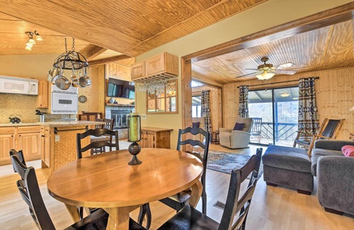 Valley Creek Run Cottage | Best Location - Maggie Valley Cabin w/Hot Tub!