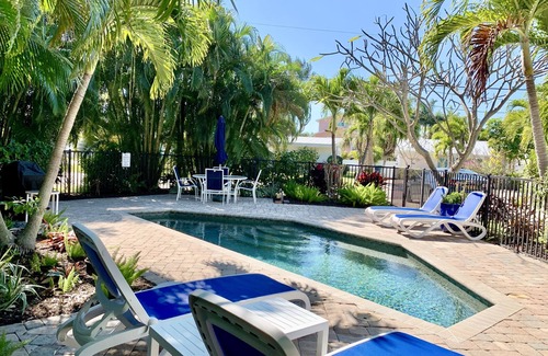 Anna Maria House | BEST LOCATION! NORTH END OF ANNA MARIA, FL , STEPS TO BEACH & DINING - UNIT A