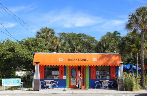 Anna Maria House | BEST LOCATION! NORTH END OF ANNA MARIA, FL , STEPS TO BEACH & DINING - UNIT A