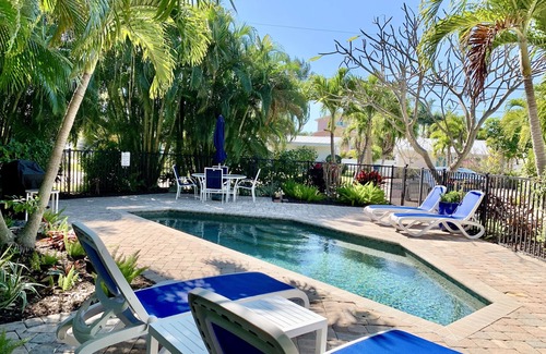 Anna Maria House | BEST LOCATION! NORTH END OF ANNA MARIA, FL , STEPS TO BEACH & DINING , UNIT B