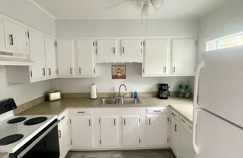 Anna Maria House | BEST LOCATION! NORTH END OF ANNA MARIA, FL STEPS TO BEACH & DINING - LOWER UNIT