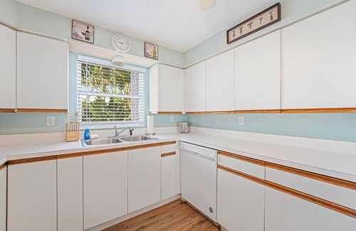 Anna Maria House | BEST LOCATION! NORTH END OF ANNA MARIA, FL STEPS TO BEACH & DINING - UPPER UNIT