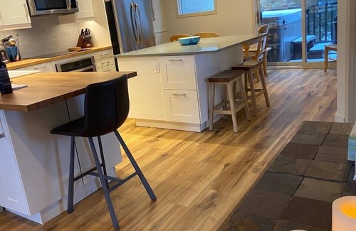 East Kootenay Condo | BEST LOCATION ON THE MOUNTAIN! Thunder Ridge 3 BR Ski in/Out Condo. Sleeps 8.
