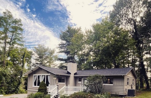 Cross Keys House | BEST location, private, close to all!