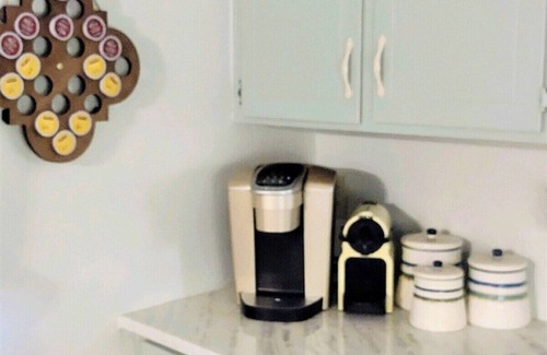 Old Town House | BEST location Quiet Cottage Pets Kitchen