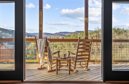 Gatlinburg - Pigeon Forge Cabin | Best Location w/Views, KING Beds, 3 TV Gaming Wall, and Giant Scrabble Board