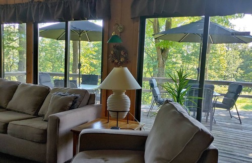 Hidden Valley House | Best Luxury home. Mini Ski Lodge. Ski in/Ski out. Golfers mega mancave.