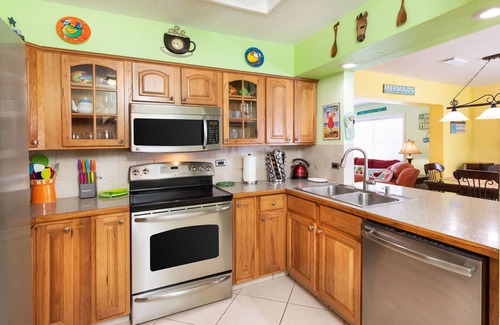 Marathon House | Best Marathon House with Heated Pool and Spa, Boat Dock and Ice Maker