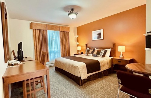 Algoma District Hotel | Best Northern Motel and Restaurant