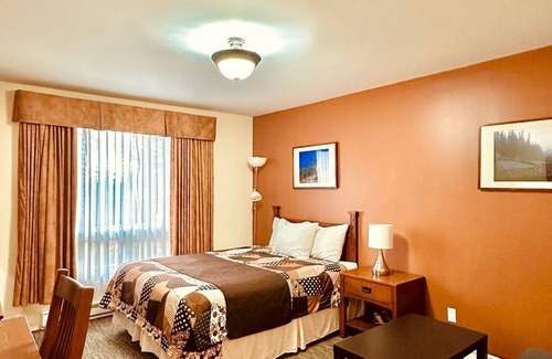 Algoma District Hotel | Best Northern Motel and Restaurant