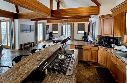 Bear Hollow Village House | Best of Bear Hollow. Lavish 7-Bedroom For Winter and Summer Fun.