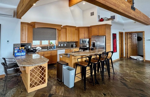 Bear Hollow Village House | Best of Bear Hollow. Lavish 7-Bedroom For Winter and Summer Fun.