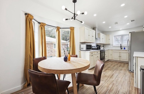 DeSoto House | Best of Desoto 4BR,3BA with Pool, HotTub, Cinema