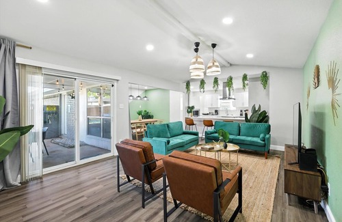 DeSoto House | Best of Desoto, 5BR, 2BA with Pool, Hot Tub, Patio