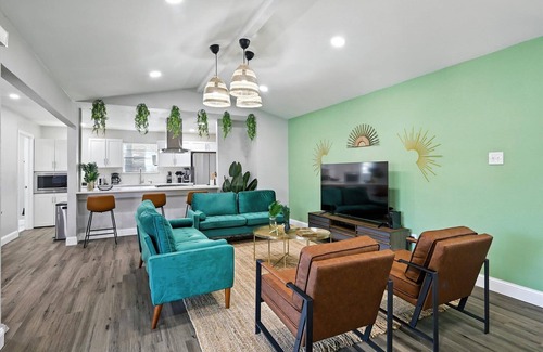DeSoto House | Best of Desoto, 5BR, 2BA with Pool, Hot Tub, Patio