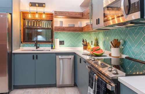 Mapleton/Fall Creek Apartment | Best of Downtown Indy Luxury Oasis 4BD Entire Home