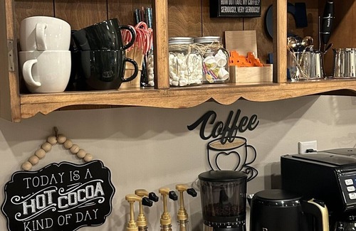 Gainesville House | Best of GA Award Nominee! Cozy Lakefront Retreat w/Hot Tub, Fire Pit