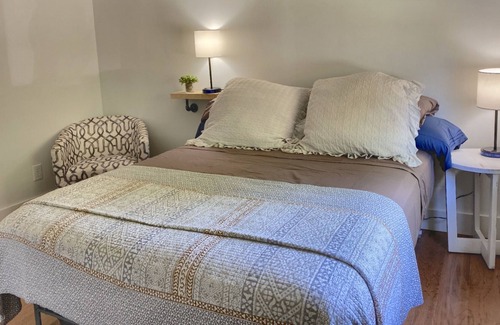 North Charlotte Apartment | Best of Noda for 5 Guests. Vegan Dining, Wifi, Off Street Parking