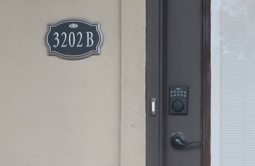 Pineville Condo | Best of Pineville! 2b/2b,Queen beds, Wifi, Tv, Camp B, P&G, Cleco, & LC WELCOME!