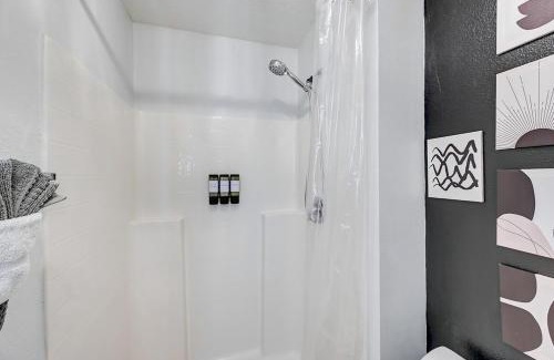 Westside House | BEST on the WEST Nr I295 DWTN Pet Frdly Games YRD