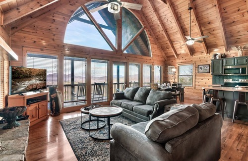 Gatlinburg - Pigeon Forge Cabin | Best Panoramic Views, 1 Mile to Park, Top Rental, Theater, Wifi, Hot Tub