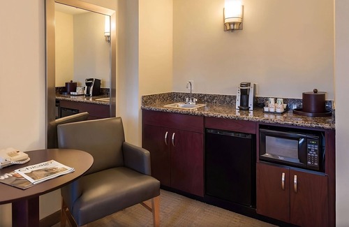 O'Hare House | Best Pick! Spacious and Pet-friendly Unit, Free Airport Shuttle Service!