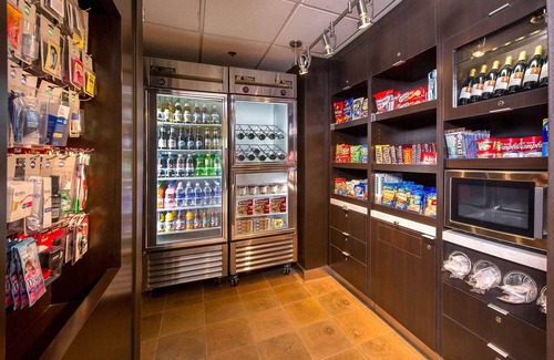 Durham Hotel | Best Place To Stay In Durham! Free Parking, Pets Allowed, Onsite Pool