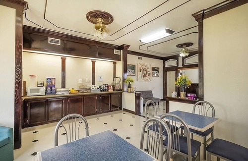 Three Rivers House | Best Place to Stay in Texas! 4 Modern Units, Near Lowe’s Market!