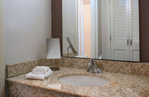 Waldron Hotel | Best Place to Unwind! 2 Relaxing Units, Pets Allowed, Indoor Pool