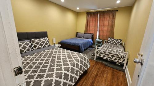 West Hollywood House | Best Prime Location 1 BD 1 Bath House