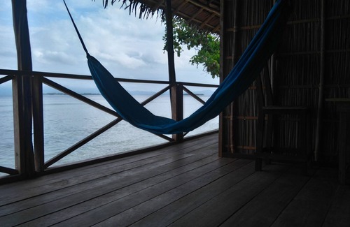 Raja Ampat House | Best rajaampat homestay. the best spot for snorkling and diving mansuar island,,