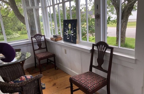 Stratton Cottage | Best Rates at Sugarloaf , 10 min away !