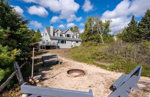 Baileys Harbor House | Best Sand Beach on Lake Mich for 14! - Aug 22-29 and Aug 29- Sept 5 - Still Open