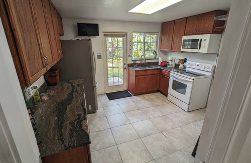 West Park House | Best single house! Centrally located, 10min away from Aventura mall & Hard Rock