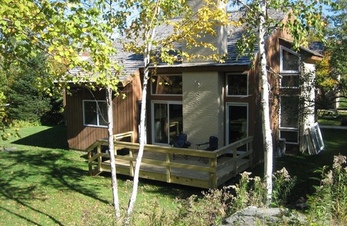 North Troy Condo | Best Ski In/Ski Out Location - ❄️❄️ Jay Peak Large 3 BR