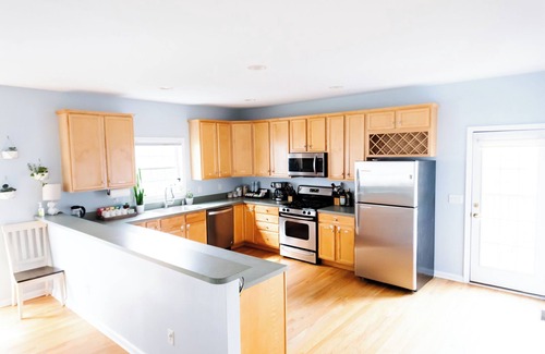 Ridge St. House | Best Sleeping & Gathering Home by Downtown and UVA
