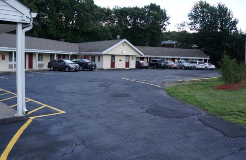 Plainville Hotel | Best Stay Inn