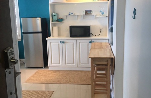 Galt Mile Apartment | Best Studio Location In The Building With Unobstructed Water View Balcony