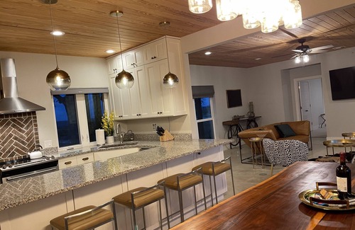 Fredericksburg House | Best sunset and stargazing patio, quiet and peaceful!