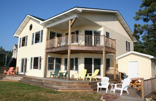 Mackinaw City House | Best Sunset-Beautiful, Spacious, Beachfront Home on Lake Michigan, Mackinaw City