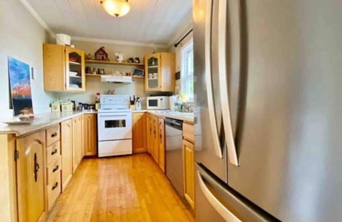 Brigus Junction Cabin | BEST View Wonderland-Cozy Cabin on Pond
