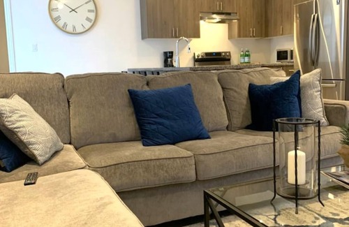 Wasaga Beach House | Best Vacation Home with King size bed