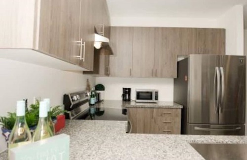 Wasaga Beach House | Best Vacation Home with King size bed