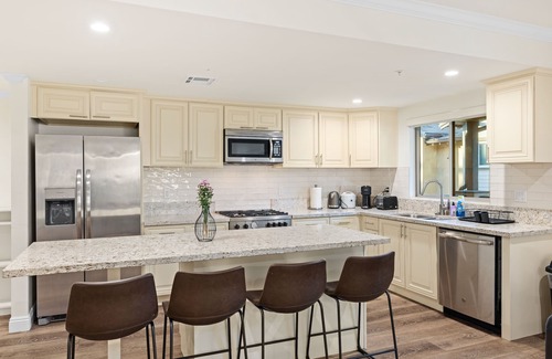 Lamanda Park Apartment | Best value 2b2b center of Pasadena