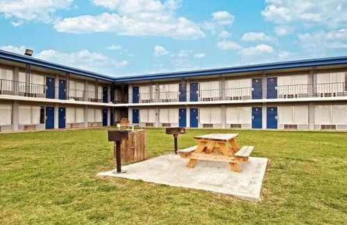 Garland Hotel | Best Value Inn Garland, TX