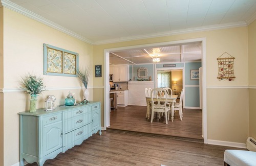 Geneva House | Best Value on Seneca Lake! RARE Level Lakefront on the Wine Trail!